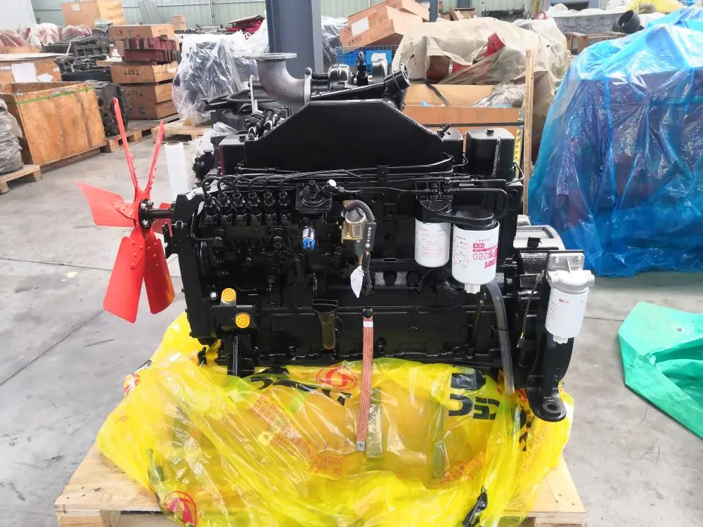 Реальный двигатель DCEC Cummins 6BTA5.9-C150, вид сбоку